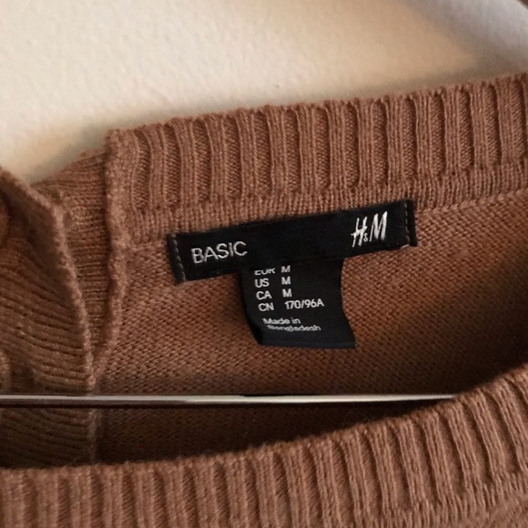 H&M basics tan crewneck sweater - Picture 3 of 4